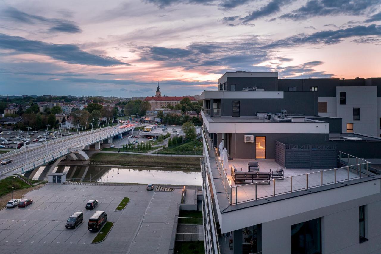 One Luxury Apartments Rzeszów Exteriör bild